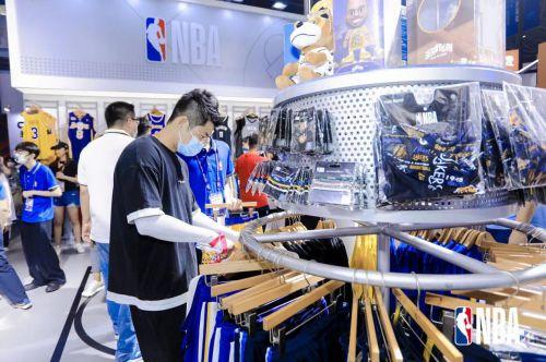 曼城展示了
